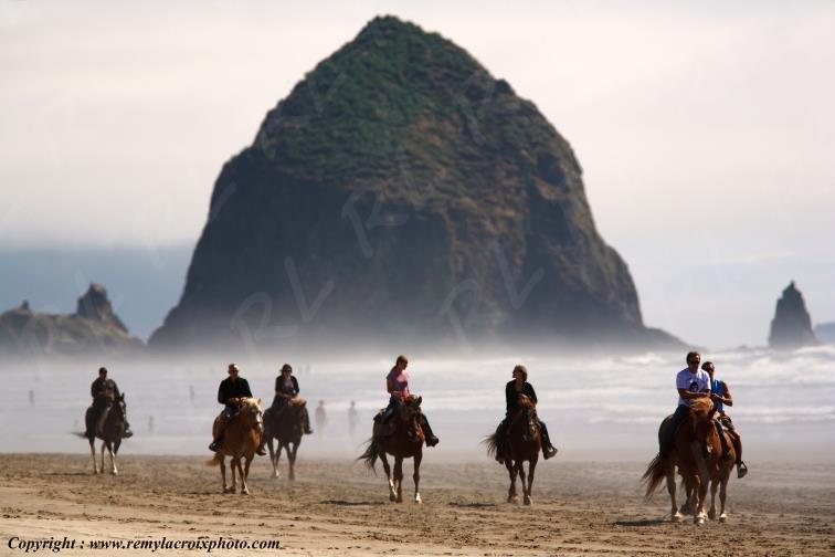 Cannon Beach Haystade Rock Pacific Oregon USA www.remylacroixphoto.com