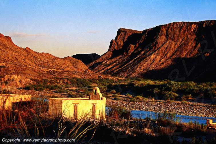 Big Bend country chapelle Texas USA www.remylacroixphoto.com