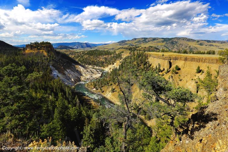 Vue vers Tower-Roosevelt Yellowstone National Park Wyoming USA www.remylacroixphoto.com