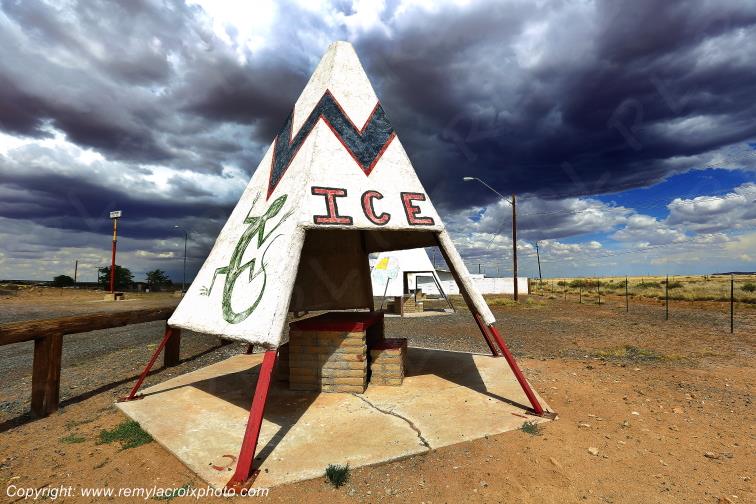 Knife Rest Area Route 66 Arizona USA www.remylacroixphoto.com