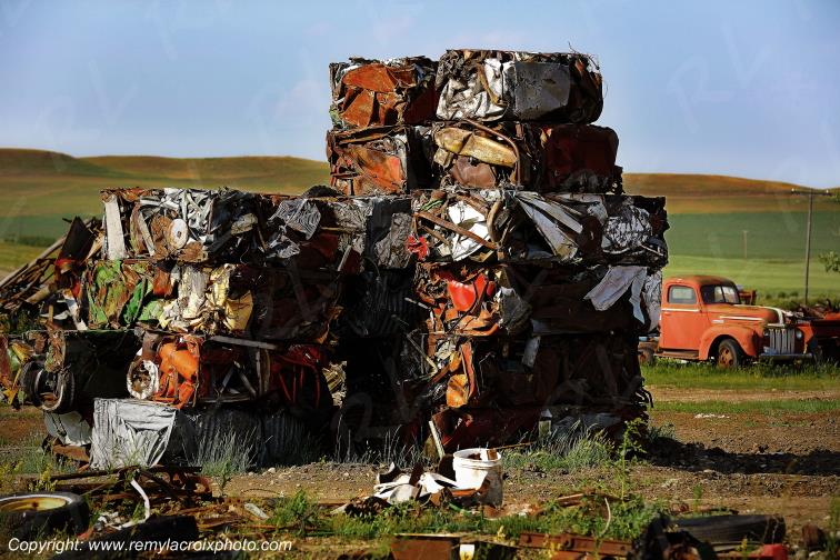 �paves automobiles wrecks Saskatchewan Canada www.remylacroixphoto.com