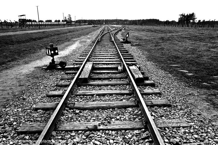 Auschwitz Birkenau camp de concentration voie ferr�e terminus Haute-Sil�sie Pologne www.remylacroixphoto.com