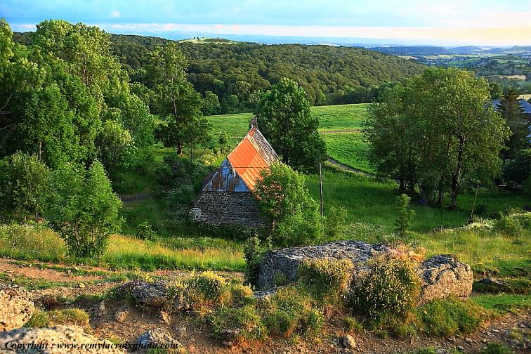 Vall�e glaci�re de la Fontaine Sal�e Puy de D�me Auvergne Rh�ne-Alpes France www.remylacroixphoto.com