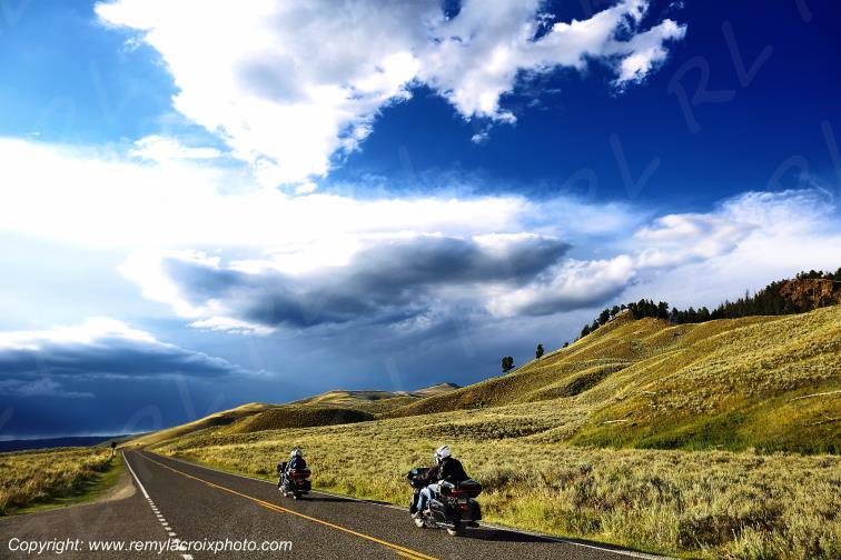 Lamar Valley Yellowstone National Park Wyoming USA www.remylacroixphoto.com