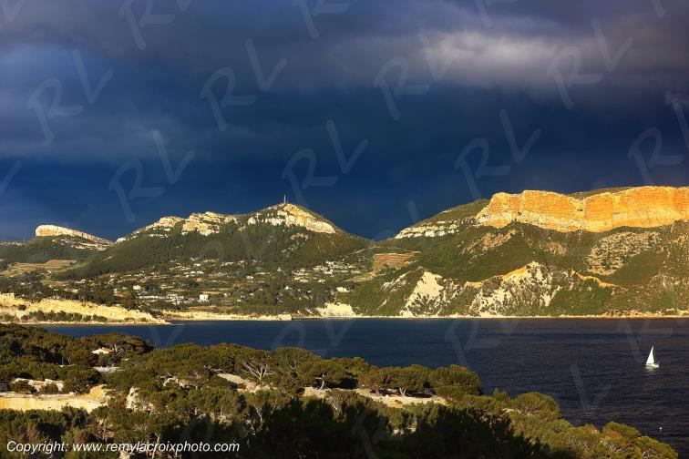 Cap Canaille Calanque de Port-Miou Cassis Bouches du Rh�ne Provence Alpes C�te d'Azur France www.remylacroixphoto.com