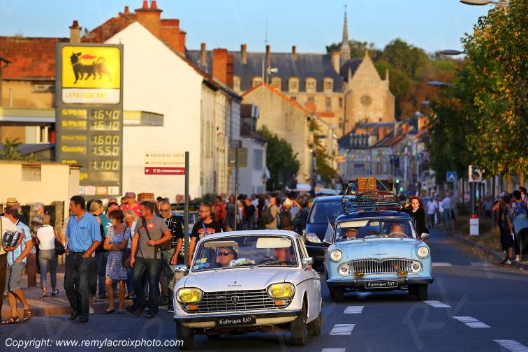 Peugeot 204 Simca Ariane 4 Embouteillage de Lapalisse Route Nationale 7 Allier Auvergne Rh�ne-Alpes France www.remylacroixphoto.com