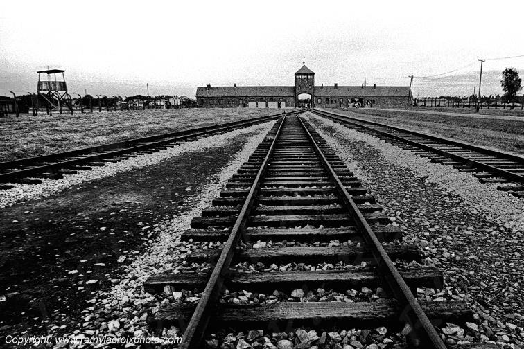 Auschwitz Birkenau camp de concentration voie ferr�e terminus Haute-Sil�sie Pologne www.remylacroixphoto.com