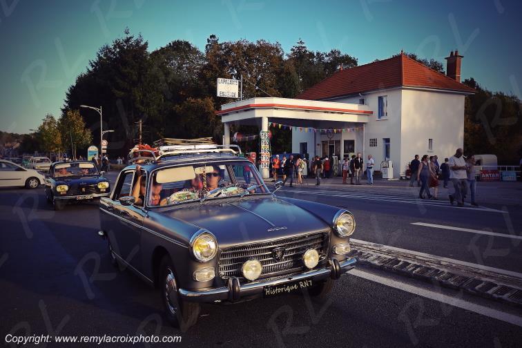 Peugeot 404 Embouteillage de Lapalisse Route Nationale 7 Allier Auvergne Rh�ne-Alpes France www.remylacroixphoto.com