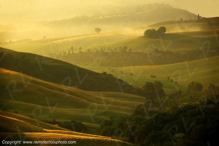 Crete Senesi Val d'Orcia Tuscany Italy Toscane Italie www.remylacroixphoto.com