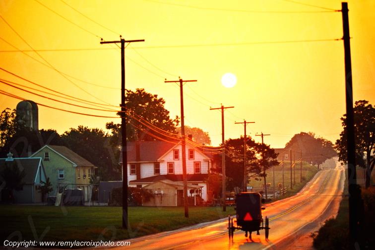 Lancaster Dutch County Amish Buggy Pennsylvania Pennsylvanie USA ww.remylacroixphoto.com