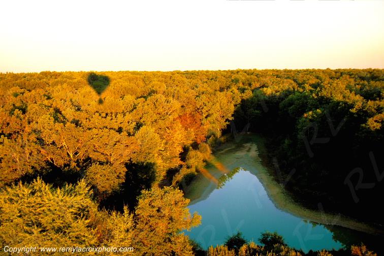 Moulins-Montbeugny montgolfi�res ballons Allier Auvergne France