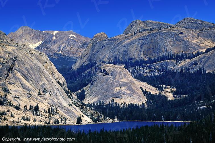 Tenaya Lake Cathedral Range Yosemite National Park California Californie USA www.remylacroixphoto.com