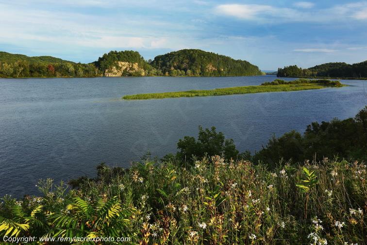 Outaouais River Campbell's Bay Qu�bec Canada www.remylacroixphoto.com