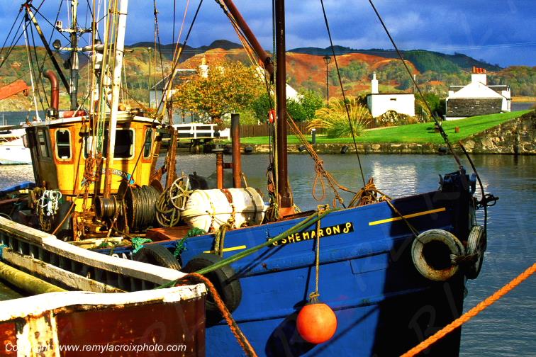 Crinan Harbor channel Highlands �cosse Scotland Grande-Bretagne Great Britain