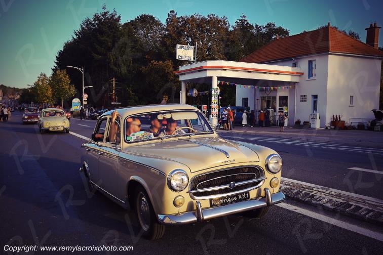 Peugeot 403 Embouteillage de Lapalisse Route Nationale 7 Allier Auvergne Rh�ne-Alpes France www.remylacroixphoto.com