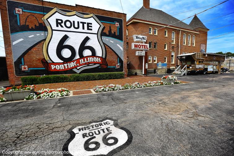 Pontiac Route 66 Illinois USA www.remylacroixphoto.com