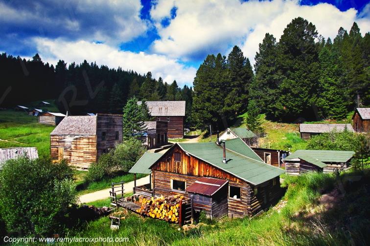Garnet Ghost Town Rocky Mountains Montana USA www.remylacroixphoto.com #garnet #montana #ghosttown