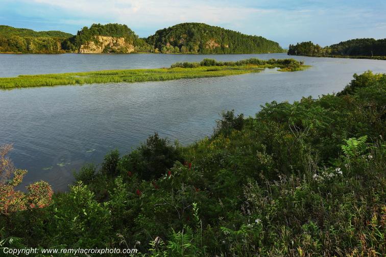 Outaouais River Campbell's Bay Qu�bec Canada www.remylacroixphoto.com
