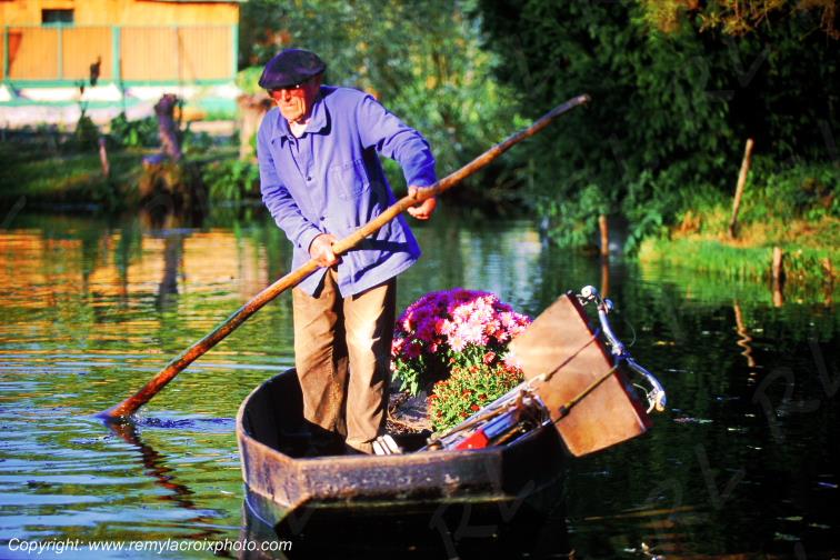 Marais de Bourges Plate Chaland Cher Berry Centre Val de Loire France www.remylacroixphoto.com
