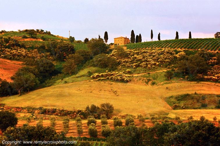 Crete Senesi Val d'Orcia Tuscany Italy Toscane Italie www.remylacroixphoto.com