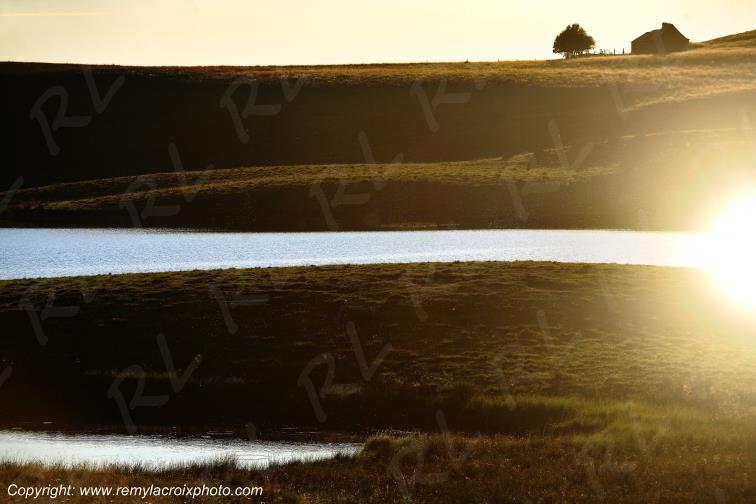 Lac des Moines Aubrac Aveyron Occitanie France www.remylacroixphoto.com