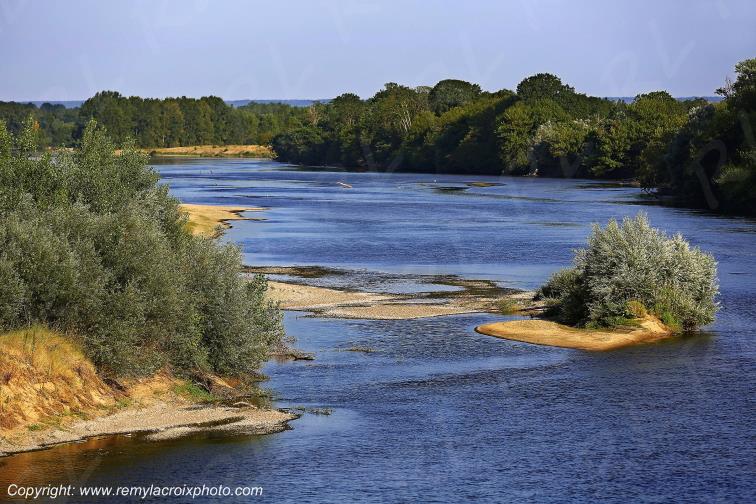 Pouilly sur Loire river Ni�vre Bourgogne France www.remylacroixphoto.com