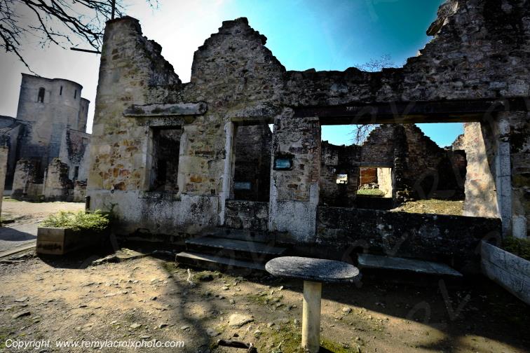 Village martyr de Oradour sur Glane Caf� Coiffeur Haute-Vienne France