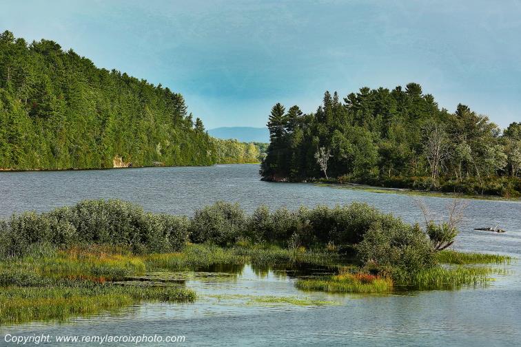 Outaouais River Campbell's Bay Qu�bec Canada www.remylacroixphoto.com