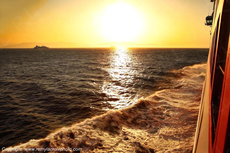 Ferry Boat Mer Adriatique Gr�ce Greece www.remylacroixphoto.com