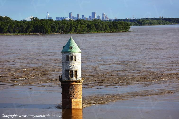 Mississippi River Saint Louis Missouri USA www.remylacroixphoto.com