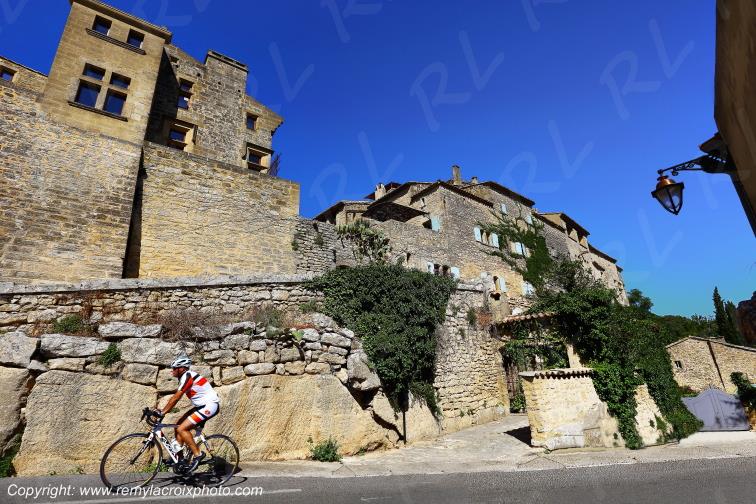Castillon du Gard Occitanie Languedoc Roussillon France www.remylacroixphoto.com