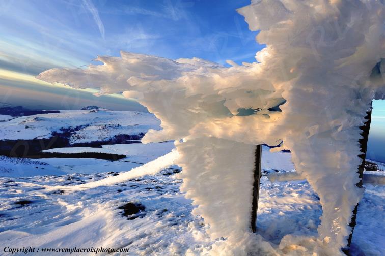 Puy de la Tache volcans Puy de D�me Auvergne Rh�ne-Alpes France www.remylacroixphoto.com