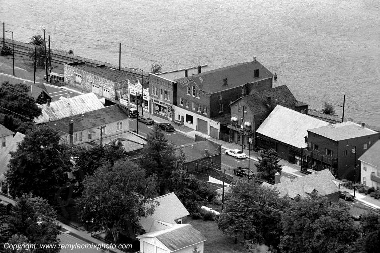 Mississippi River Alma Wisconsin USA www.remylacroixphoto.com
