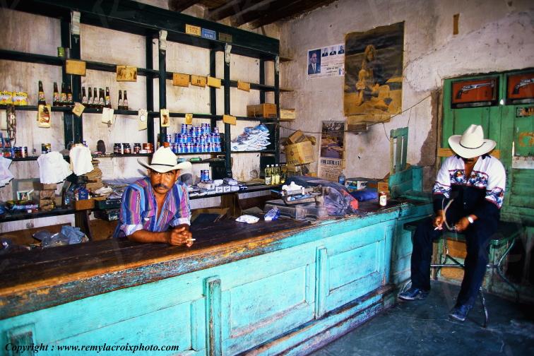 Big Bend bar Boquillas Mexique www.remylacroixphoto.com