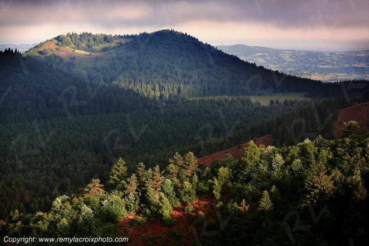Puy de la Vache volcans Puy de D�me Auvergne Rh�ne-Alpes France www.remylacroixphoto.com