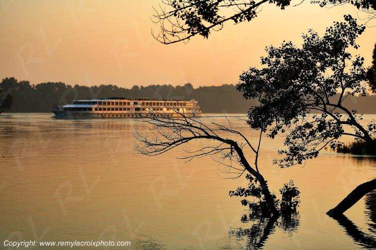 Danube G�ny� Hongrie Hungary Danube River Europe Europ www.remylacroixphoto.com
