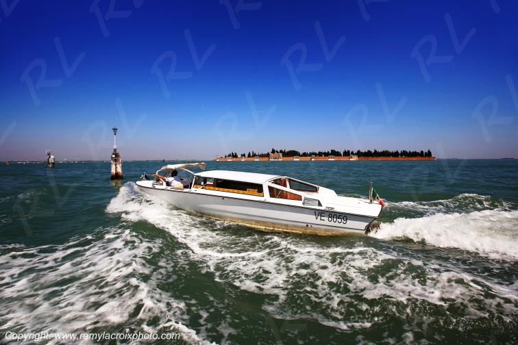 Venise Lagune Taxi boat V�n�tie Italie Italy Italia www.remylacroixphoto.com
