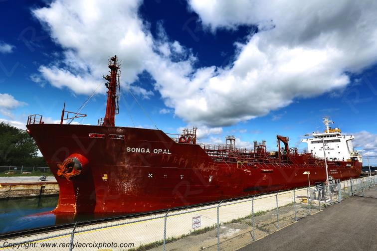 Canal de Beauharnois Cargo Kathryn Spirit Qu�bec Canada www.remylacroixphoto.com