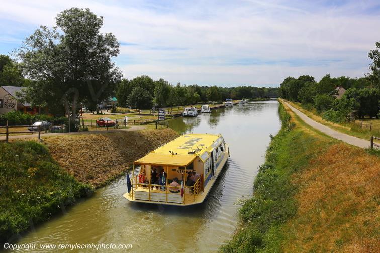 Le Gu�tin Canal Lat�ral � la Loire River Cher Berry Centre Val de Loire France www.remylacroixphoto.com