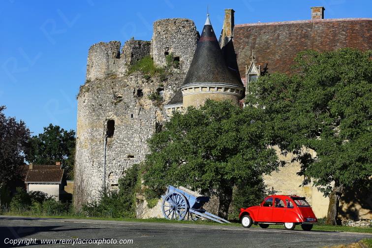 Ch�teau Lys Saint Georges Citro�n 2cv Indre Berry Centre Val de Loire France www.remylacroixphoto.com