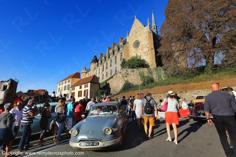 Embouteillage de Lapalisse Route Nationale 7 Allier Auvergne Rh�ne-Alpes France www.remylacroixphoto.com