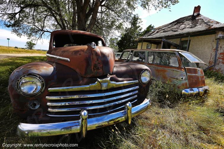 Ford Super De Luxe 1948 & Studebaker Lark Wagon 1961 wrecks South Dakota USA www.remylacroixphoto.com