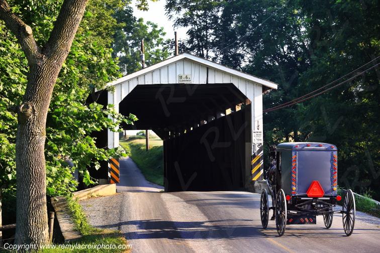 Paradise Bridge Lancaster Dutch County Amish Buggy Pennsylvania Pennsylvanie USA ww.remylacroixphoto.com