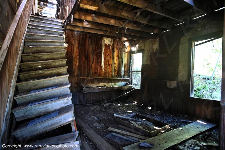 Comet Ghost Town Ville fant�me Comet Montana Rocky Mountains USA www.remylacroixphoto.com #montana #comet #ghosttown