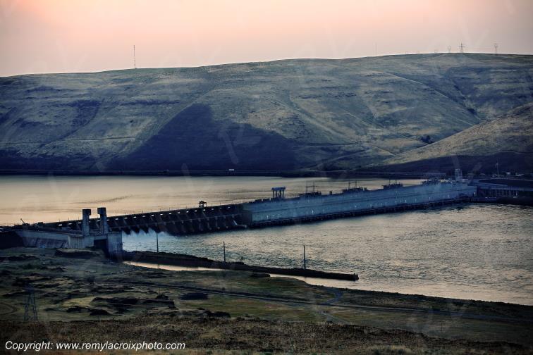 Columbia River,John Day Dam,Washington,USA