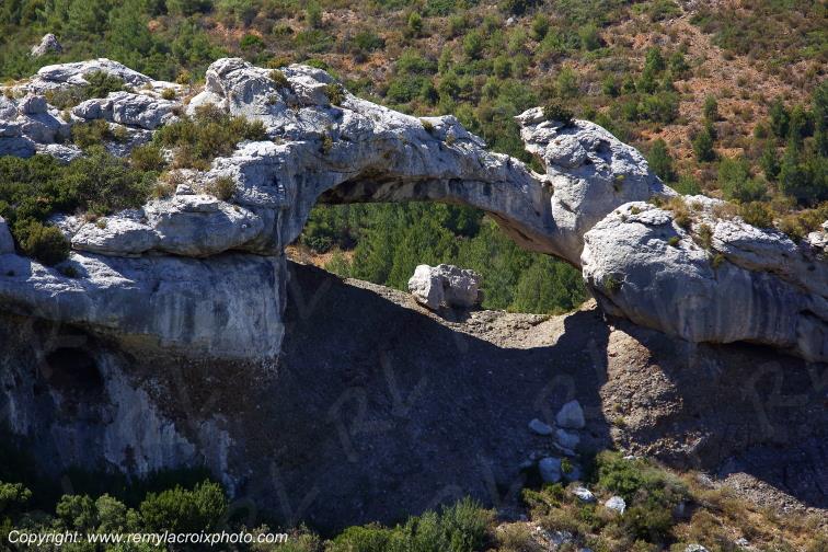 Route des Cr�tes Pont naturel Bouches du Rh�ne Provence Alpes C�te d'Azur France www.remylacroixphoto.com