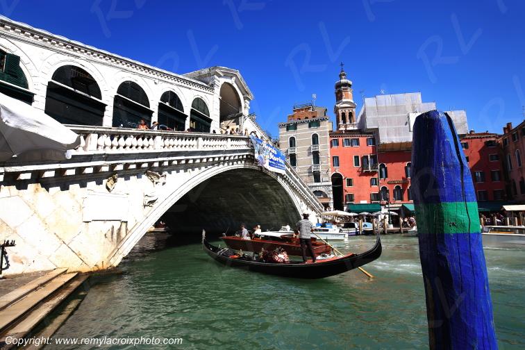 Venise Rialto Bridge gondoles V�n�tie Italie Italy Italia www.remylacroixphoto.com