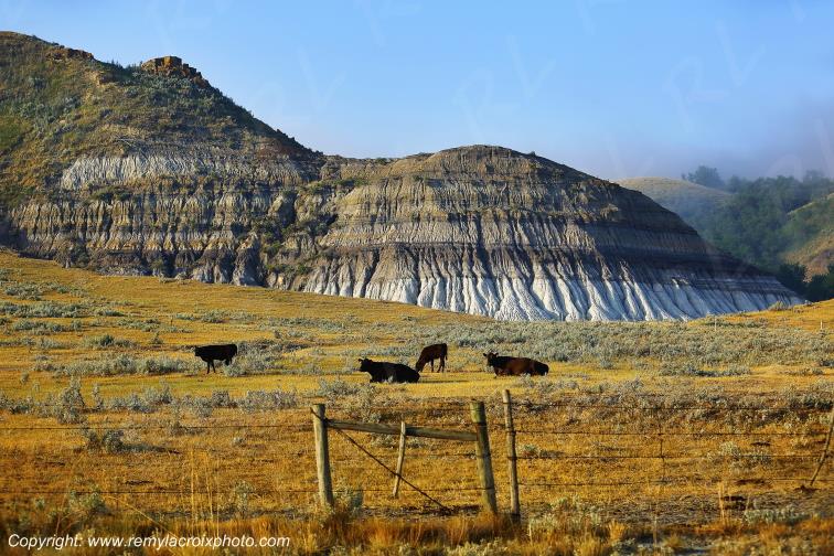 Castle Butte Great Plains Grandes Plaines Saskatchewan Canada www.remylacroixphoto.com