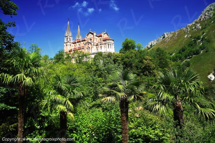 Covadonga sanctuaire Asturies Espagne Spain Espana