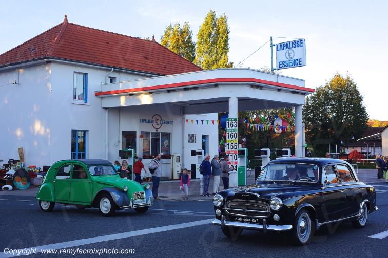Peugeot 403 Citro�n 2 CV Embouteillage de Lapalisse Route Nationale 7 Allier Auvergne Rh�ne-Alpes France www.remylacroixphoto.com